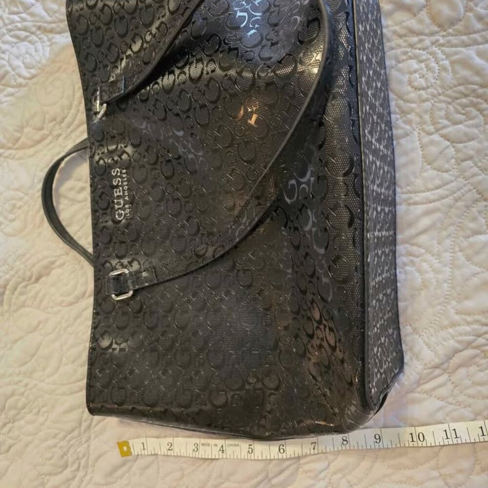 Guess Monogram Black Bag With Matching Wristlet - image 7